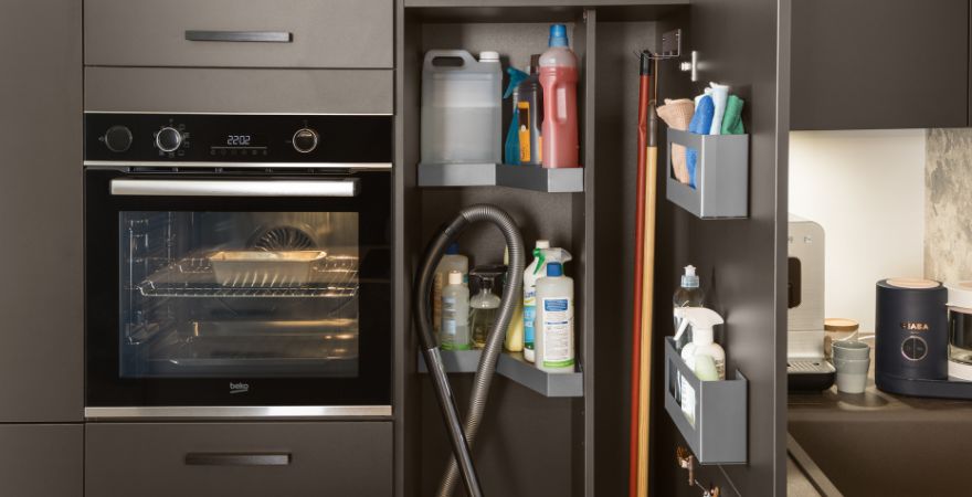 Comment nettoyer vos meubles de cuisine : conseils et astuces