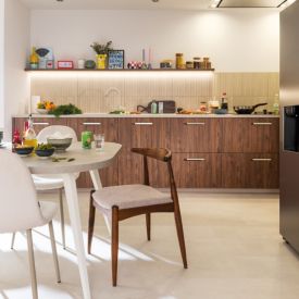 Cocina chill-out con comedor moderno