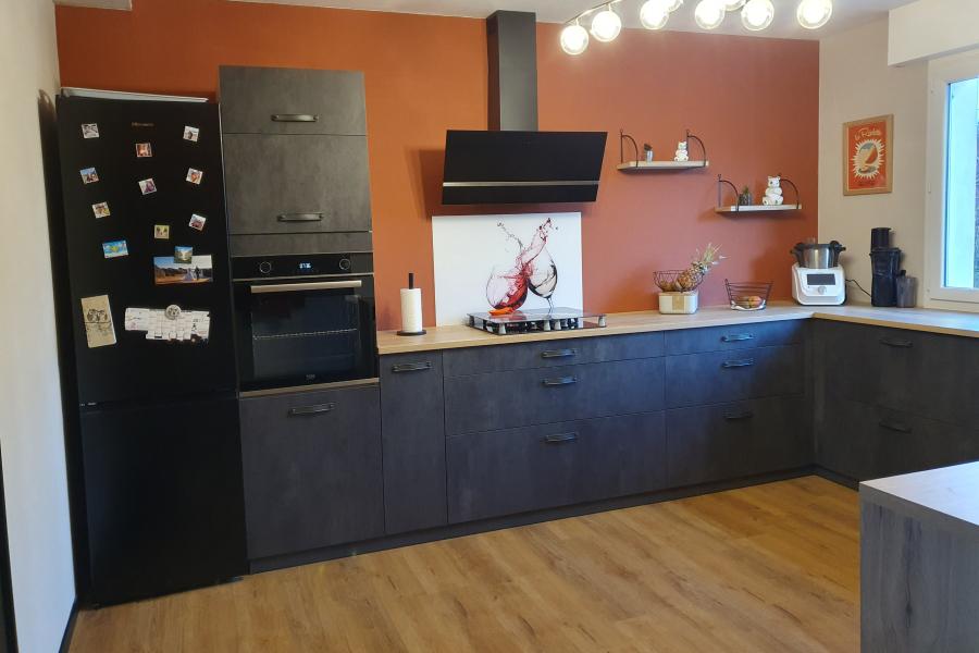 Cuisine bleue et bois, une cuisine réalisée par SoCoo'c Rennes Melesse