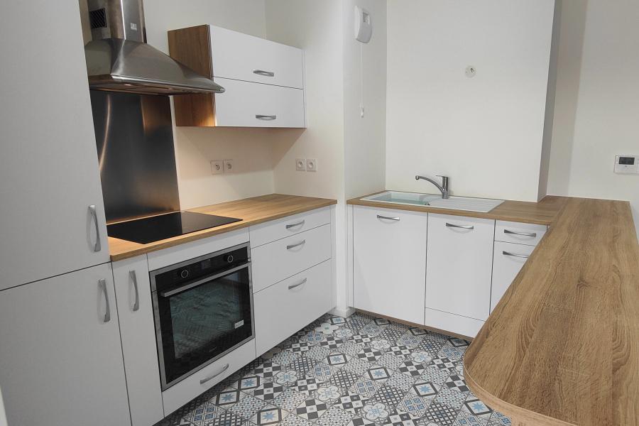 Cuisine blanche et bois de Thomas , une cuisine réalisée par SoCoo'c Osny