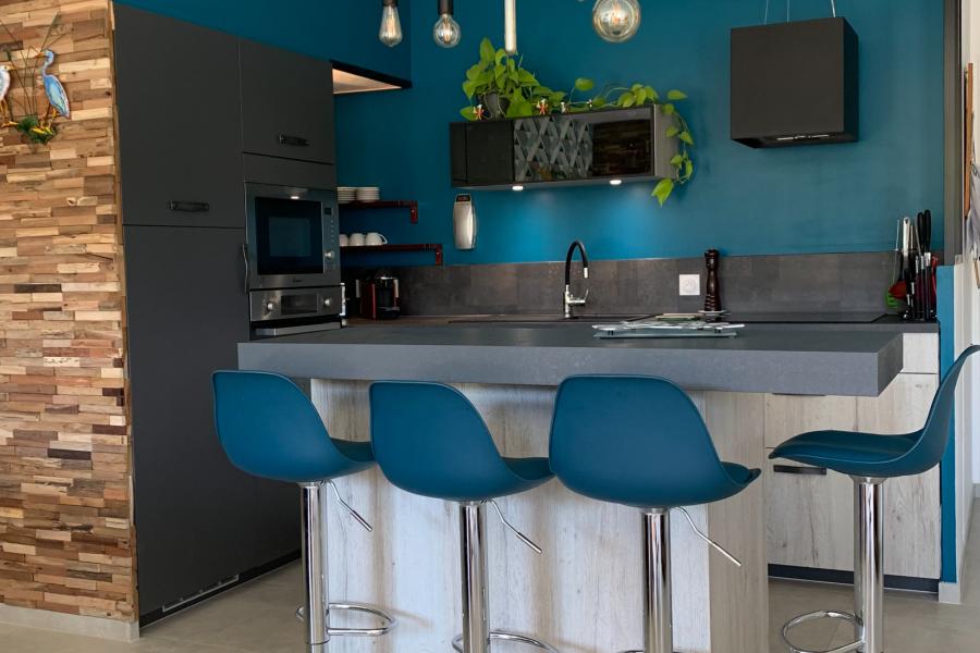 Cuisine design en îlot, une cuisine réalisée par SoCoo'c Pornic