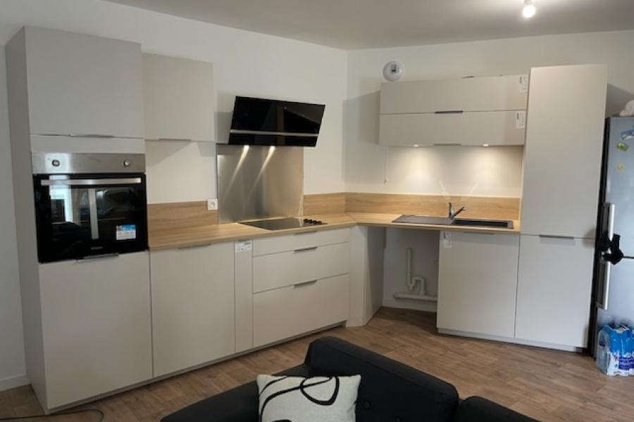 Cuisine beige et bois, une cuisine réalisée par SoCoo'c Mulhouse Wittenheim