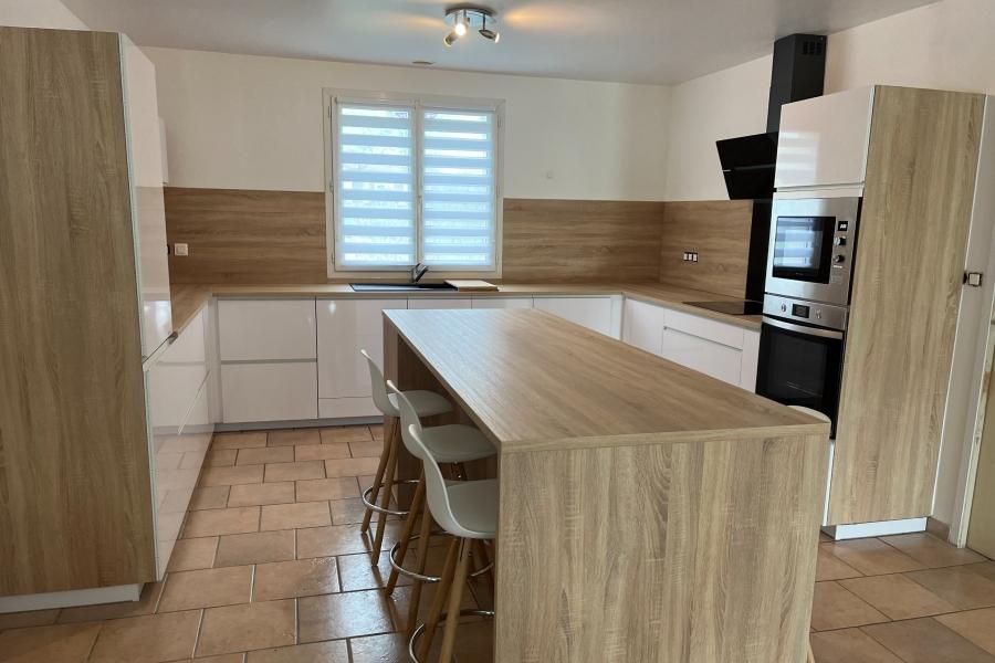 Cuisine style scandinave - Fonctionnelle - Espace repas, une cuisine réalisée par SoCoo'c Poitiers