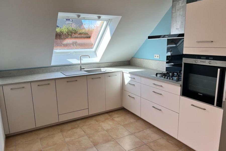 La cuisine grise et beige de M. LB, une cuisine réalisée par SoCoo'c Lannion