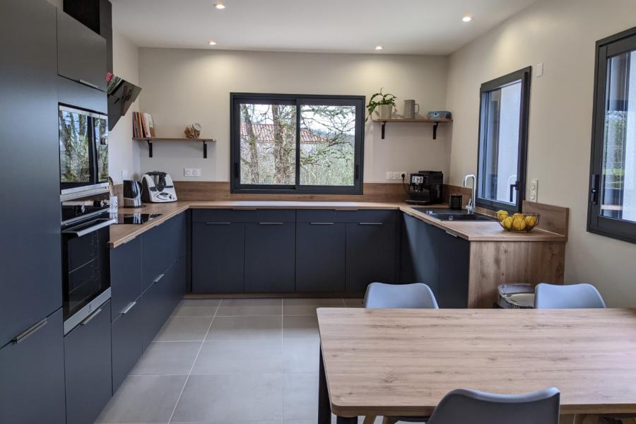 La chaleureuse cuisine de Carine et Fabien , une cuisine réalisée par SoCoo'c Cahors