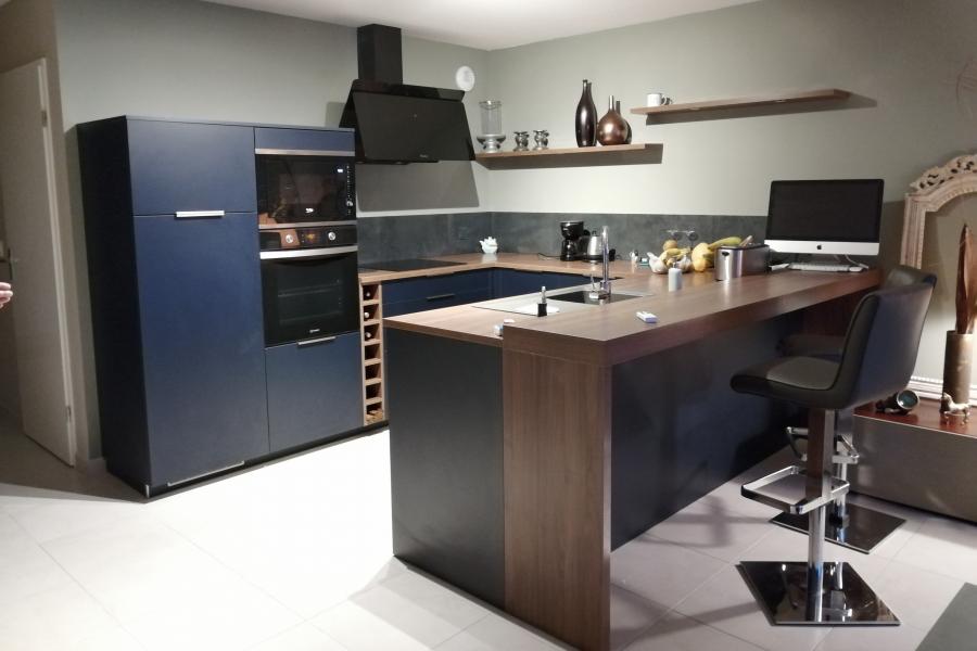 Cuisine équipée bleue et bois, une cuisine réalisée par SoCoo'c Bordeaux Mérignac