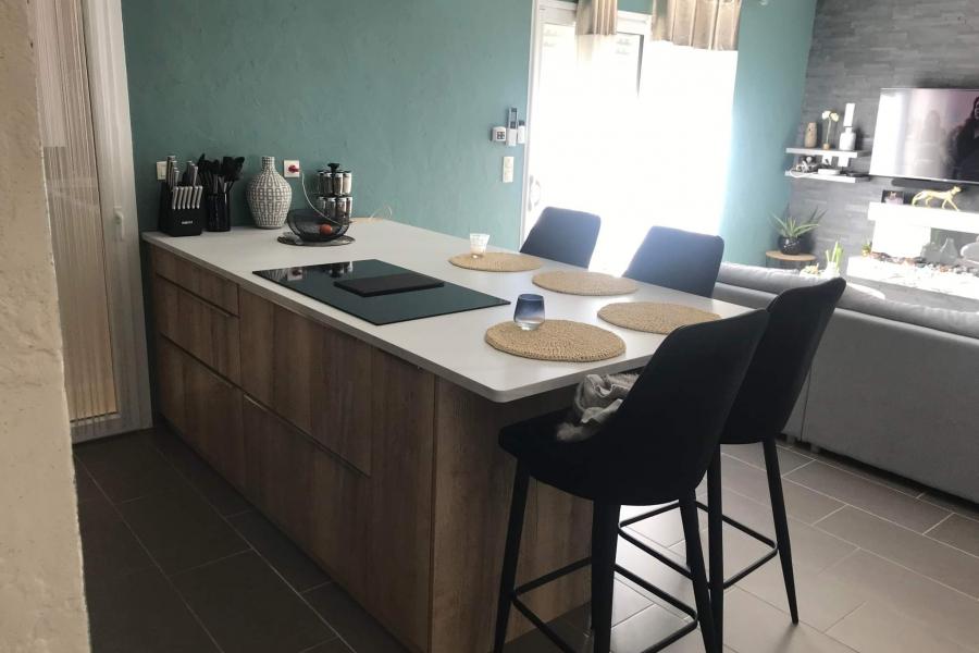 cuisine moderne effet pierre et bois, une cuisine réalisée par SoCoo'c Angoulême Soyaux