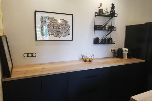 Cuisine noir mat et chêne de fil, une cuisine réalisée par SoCoo'c Libourne