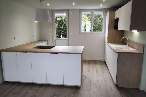 Cuisine blanche style scandinave, une cuisine réalisée par SoCoo'c Cholet