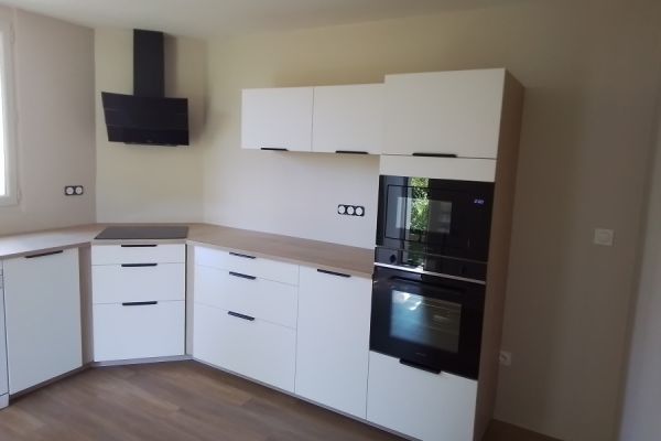 La cuisine en angle de Jeanne, une cuisine réalisée par SoCoo'c Saumur
