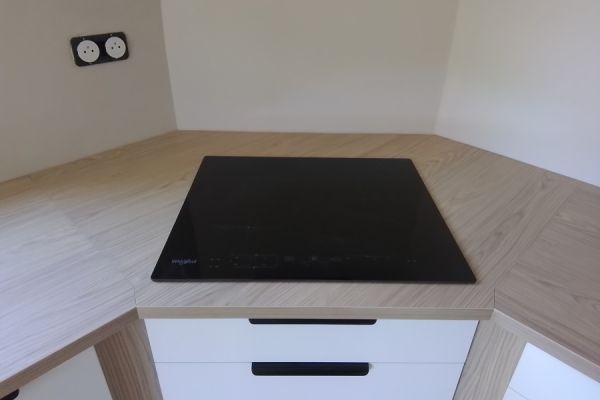 La cuisine en angle de Jeanne, une cuisine réalisée par SoCoo'c Saumur