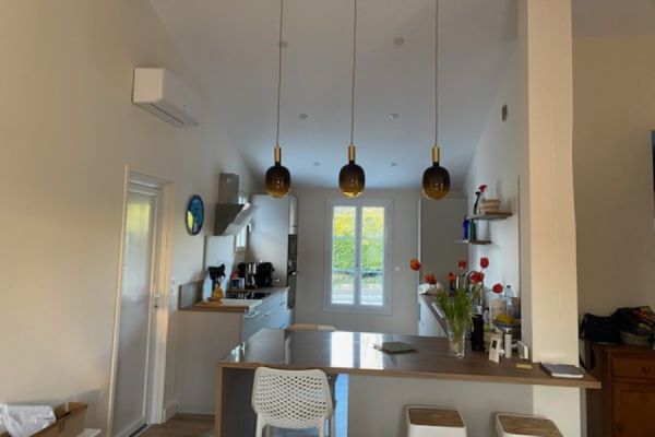 La jolie cuisine de M & Mme L, une cuisine réalisée par SoCoo'c Les Sables