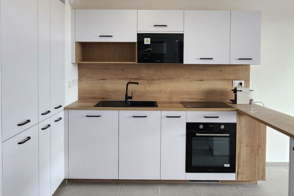 Superbe Cuisine blanc et bois, une cuisine réalisée par SoCoo'c Montpellier Lattes