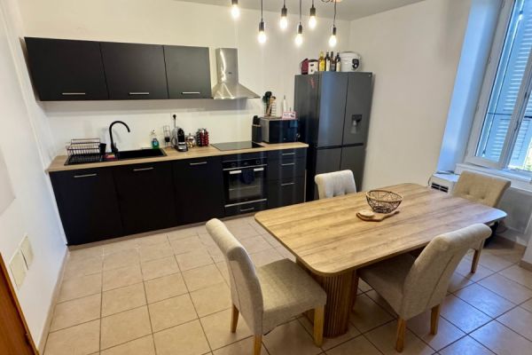 Cuisine Noir et Bois , une cuisine réalisée par SoCoo'c Ajaccio