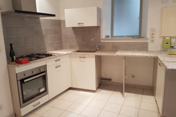 Cuisine dans l&#039;hypercentre de Dole dans un appartement, une cuisine réalisée par SoCoo'c Dole