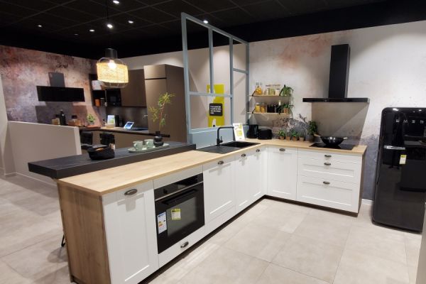 EXPOSITION MAGASIN, une cuisine réalisée par SoCoo'c Le Pont-de-Beauvoisin
