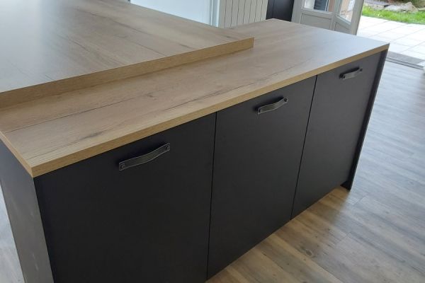 La cuisine indus de Mr M., une cuisine réalisée par SoCoo'c Pau