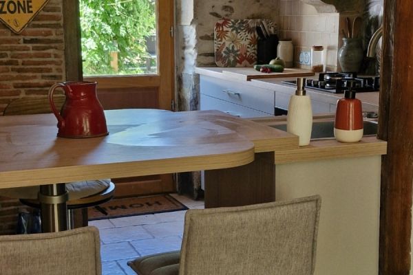 Cuisine claire de Pierre et sa femme, une cuisine réalisée par SoCoo'c Châteauroux