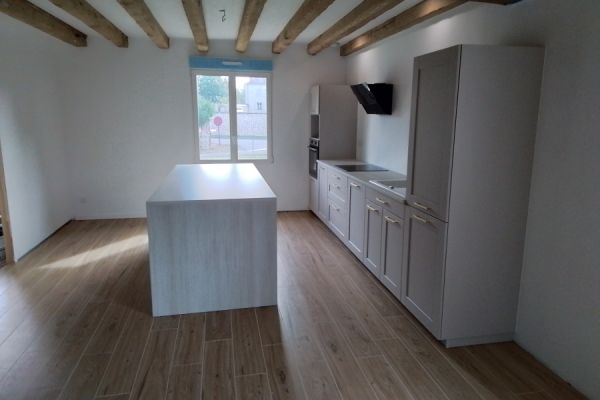 La cuisine avec ilot d&#039;Alix et sa famille, une cuisine réalisée par SoCoo'c Saumur