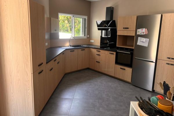 Cuisine angle ouvrant, une cuisine réalisée par SoCoo'c Challans