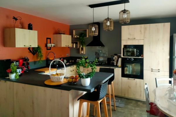 Jolie cuisine chêne doux, une cuisine réalisée par SoCoo'c Montlucon Domerat