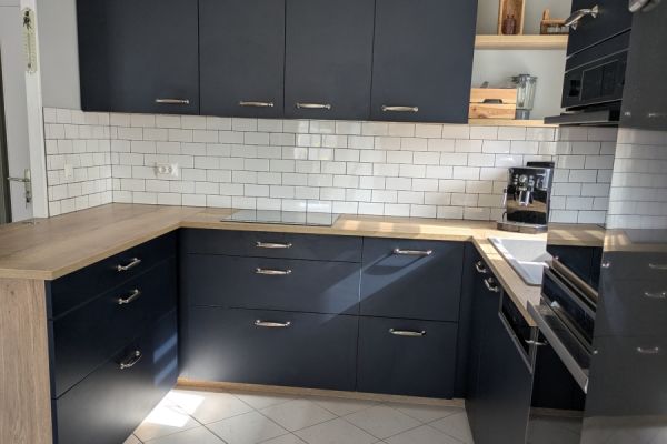 Cuisine sobre et chic de Françoise, une cuisine réalisée par SoCoo'c Royan