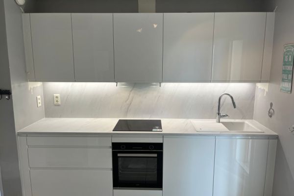 cuisine full white sans poignée, une cuisine réalisée par SoCoo'c Aubagne
