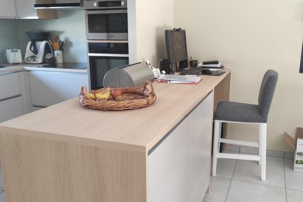 UNE CUISINE LUMINEUSE, une cuisine réalisée par SoCoo'c Aurillac