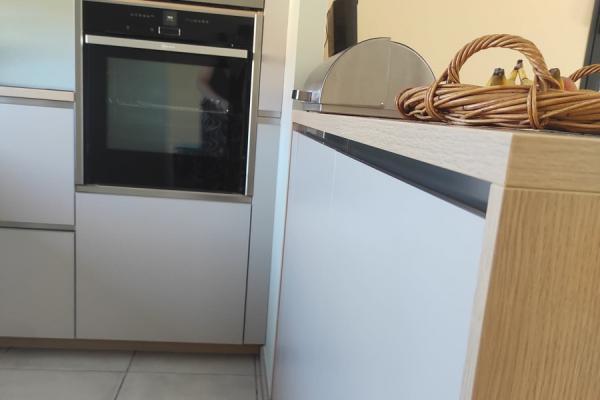 UNE CUISINE LUMINEUSE, une cuisine réalisée par SoCoo'c Aurillac