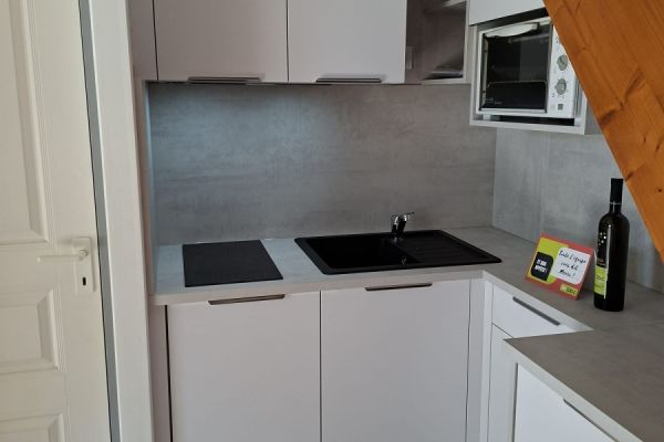 Kitchenette , une cuisine réalisée par SoCoo'c Challans