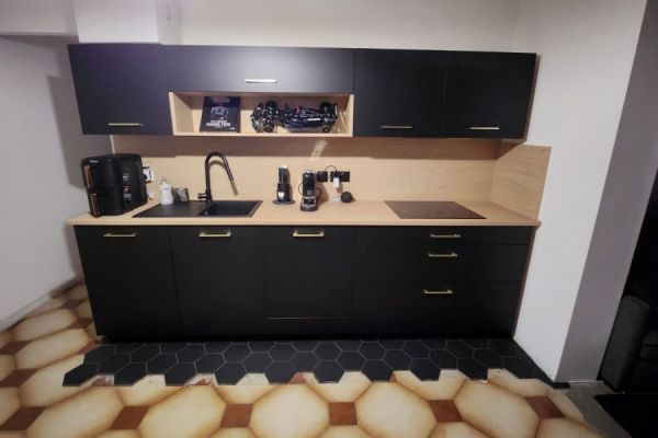 Cuisine Linéaire Chêne&Noir, une cuisine réalisée par SoCoo'c Ajaccio