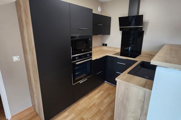 jolie cuisine petit format , une cuisine réalisée par SoCoo'c Royan