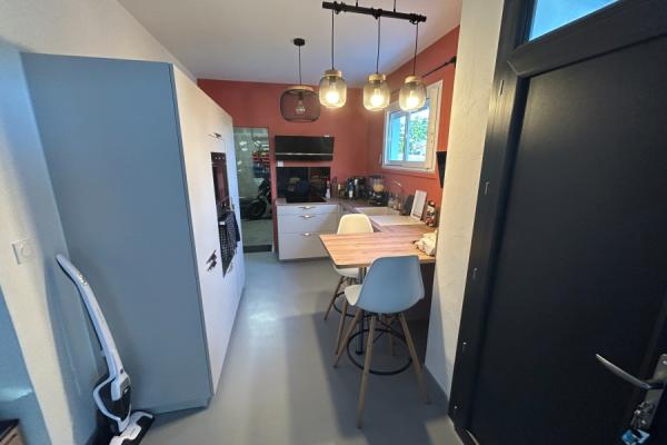 Cuisine chamois et bois, une cuisine réalisée par SoCoo'c Royan