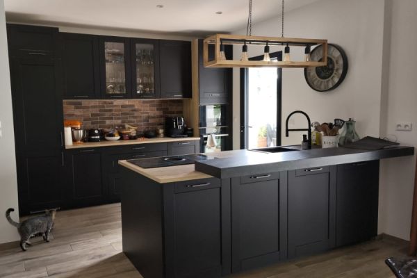 Cuisine style Indus', une cuisine réalisée par SoCoo'c Osny