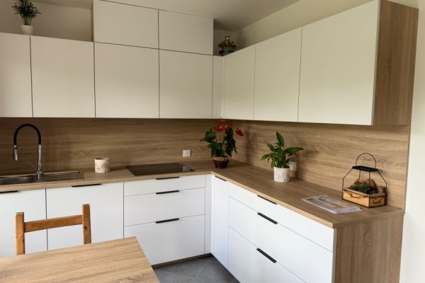 Cuisine moderne blanche et bois, une cuisine réalisée par SoCoo'c Noyelles Godault