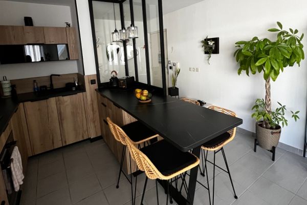 cuisine chêne vintage et noir, une cuisine réalisée par SoCoo'c Aubagne