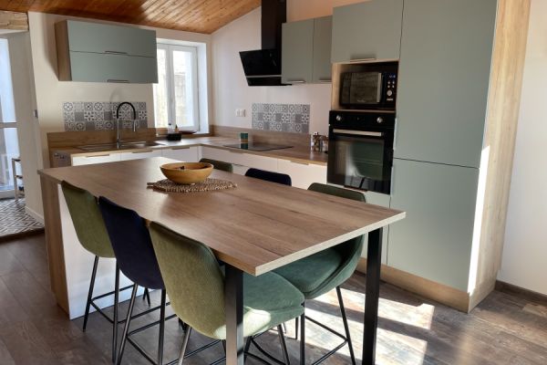 Cuisine contemporaine au charme naturel, une cuisine réalisée par SoCoo'c La Roche sur Yon