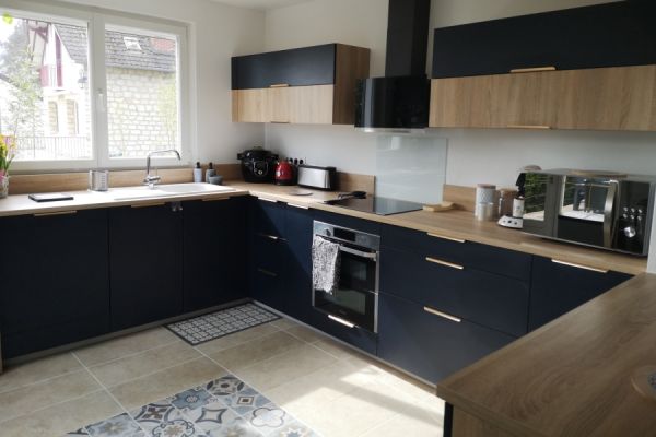 Cuisine chaleureuse et moderne, une cuisine réalisée par SoCoo'c Chambly