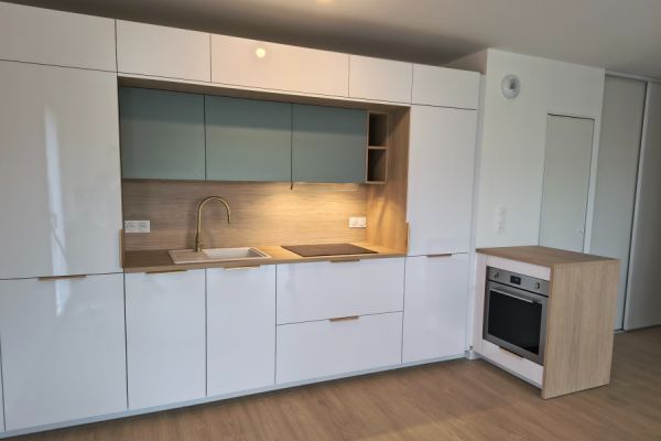 Cuisine équipée blanc et blanc, une cuisine réalisée par SoCoo'c Quimper