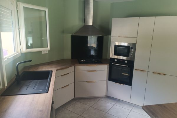 Chamois mat / Chêne cosy, une cuisine réalisée par SoCoo'c Langon