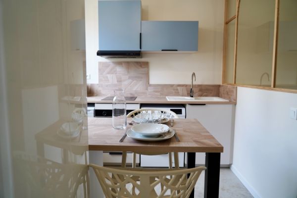 Charmant Airbnb cosy de Dorine, une cuisine réalisée par SoCoo'c Vichy