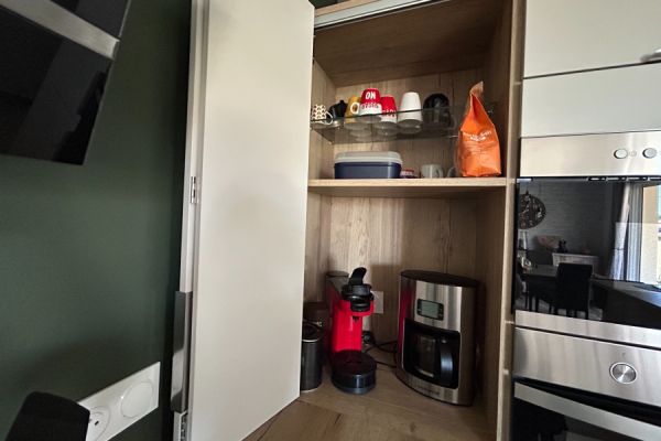 La cuisine en double L, une cuisine réalisée par SoCoo'c Rochefort