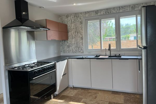 Cuisine bicolore de Lorie, une cuisine réalisée par SoCoo'c Châteauroux