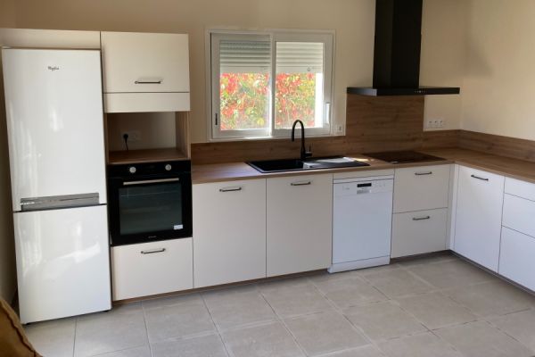 Belle cuisine coloris lin et Chêne Cosy, une cuisine réalisée par SoCoo'c Montpellier Lattes