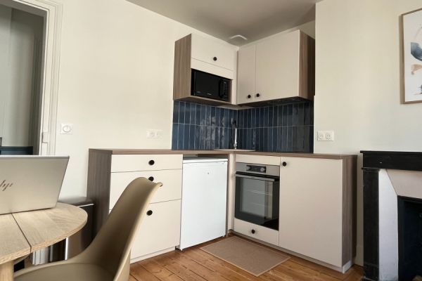 Mini Cuisine pour studio , une cuisine réalisée par SoCoo'c Lyon Liberte