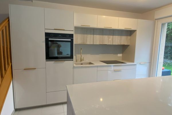 Cuisine Îlot verni mat, une cuisine réalisée par SoCoo'c Lille Villeneuve d'Ascq