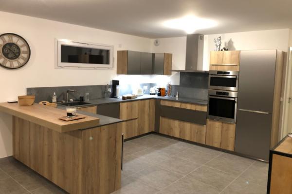 Cuisine So Quart&#039;z et Bois Vintage, une cuisine réalisée par SoCoo'c Annemasse Ville la Grand