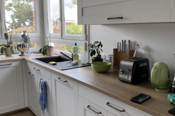 Cuisine blanche et bois campagne, une cuisine réalisée par SoCoo'c Pornic