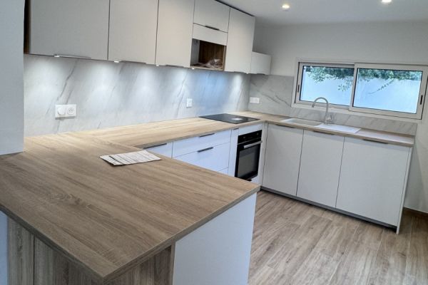 La cuisine lin et bois de Guillaume !, une cuisine réalisée par SoCoo'c Vitrolles