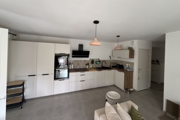 La cuisine lin et chêne cosy de Robin !, une cuisine réalisée par SoCoo'c Vitrolles